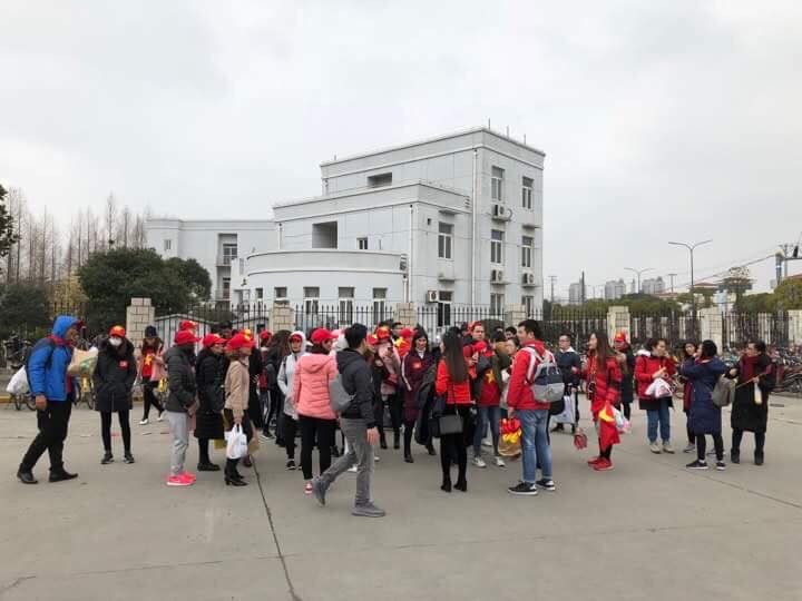 CĐV Việt Nam tại Trung Quốc vượt hàng trăm cây số để cổ vũ cho đội tuyển U23 Việt Nam trước trận đấu lịch sử với Qatar